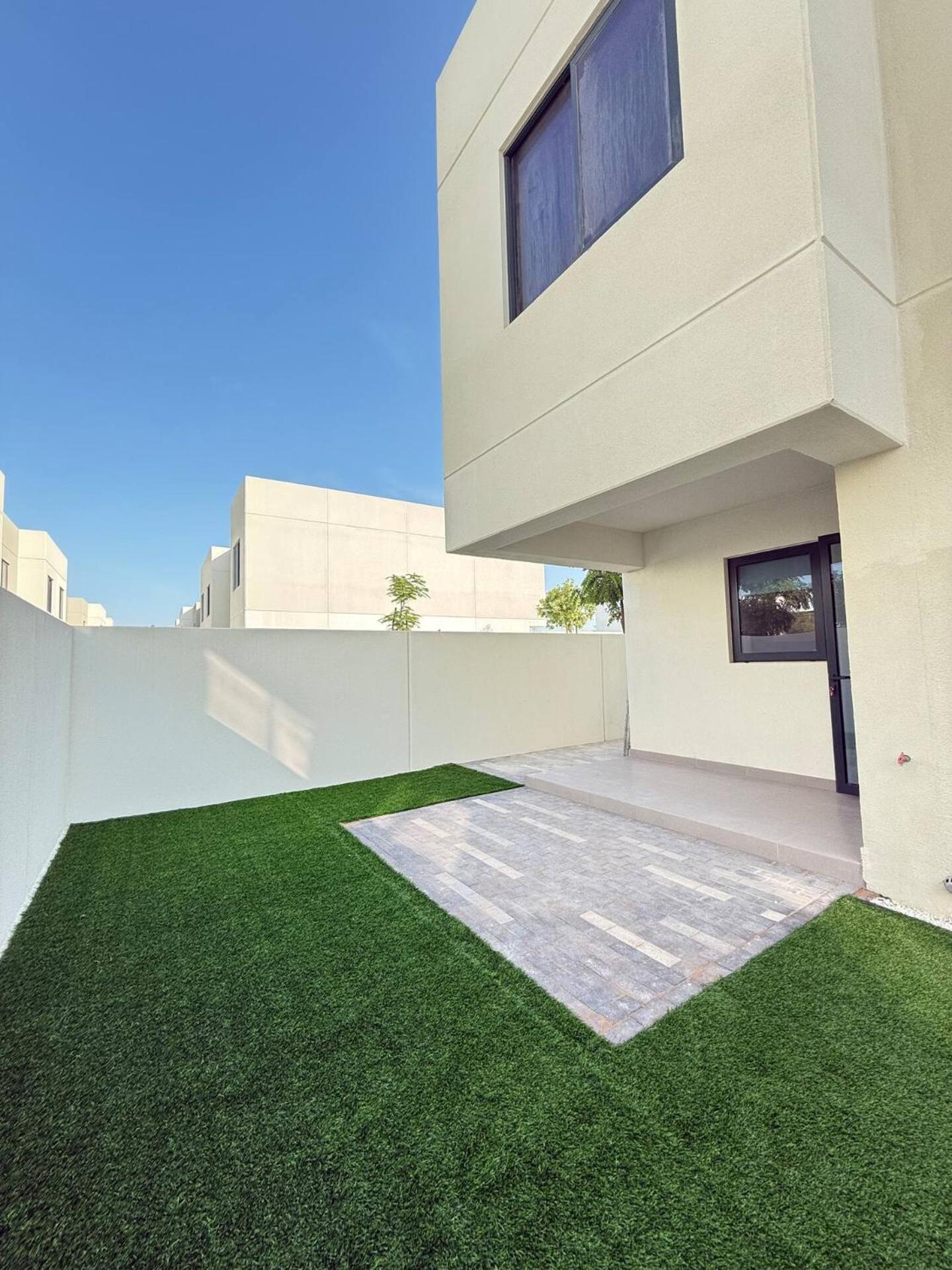 4br Luxury Yas Island Near F1 *